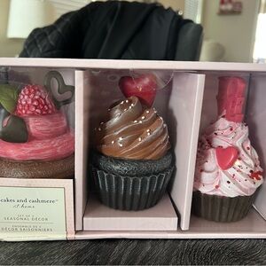 Cakes and Cashmere Seasonal Decor Cupcake Set